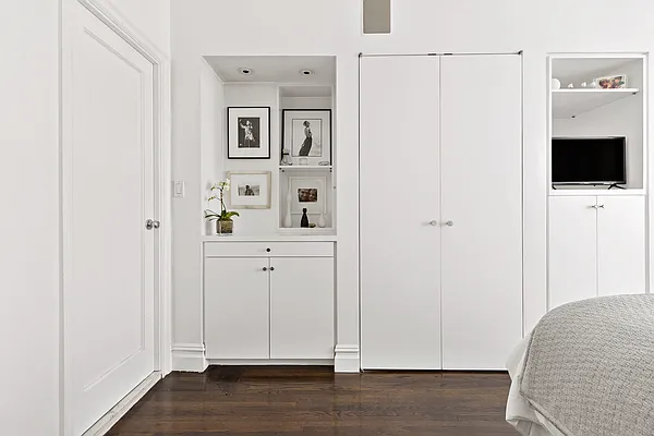 Sold by Compass | media 8