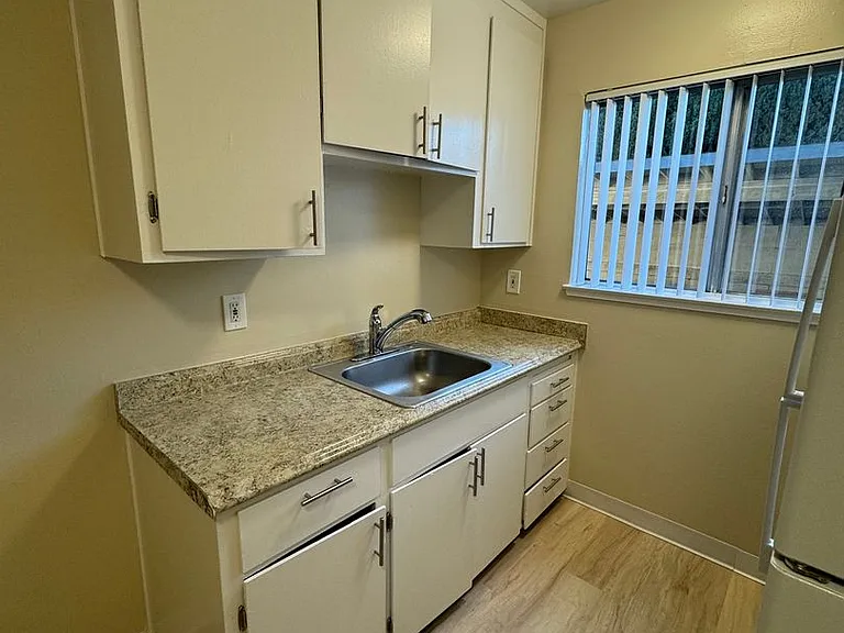 925 N Bayshore Rd W #7 — Photo 7