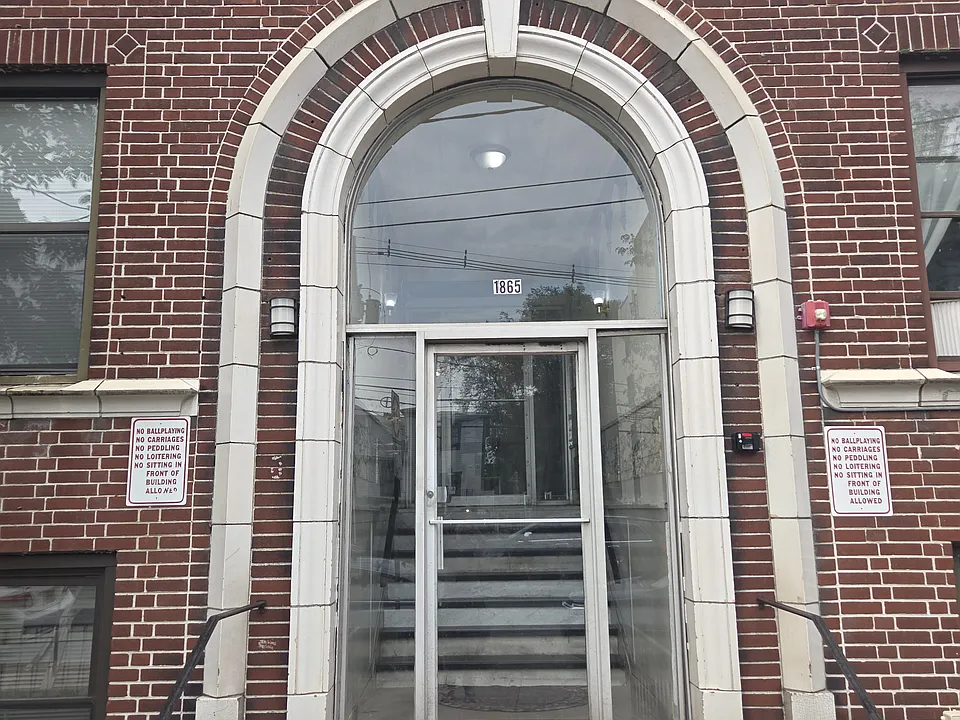 1865 Kennedy Blvd