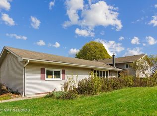 2480 Bristol Ridge Rd, Bristol, IL 60512