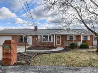5809 Mayfair Dr, Harrisburg, PA 17112