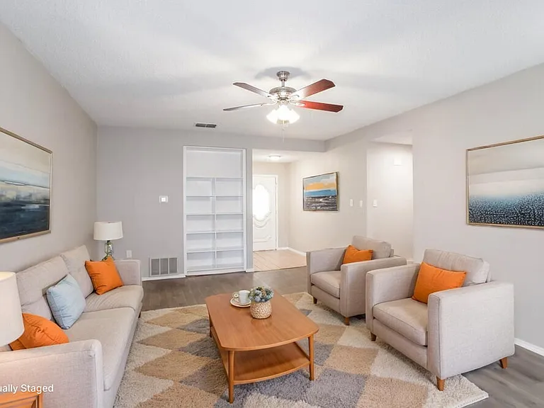 3616 Crosswicks Ct — Photo 3