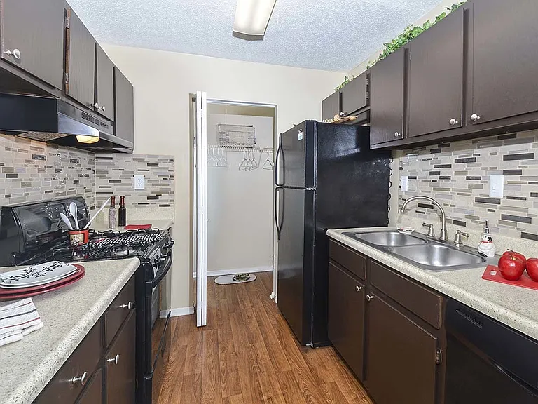 Woodland Trace Apartments — Photo 1