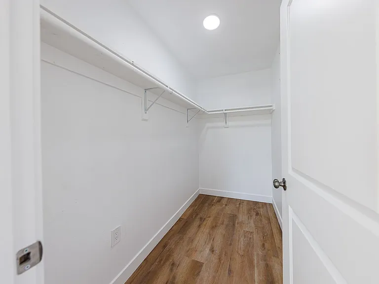 Huge 2, 3 & 4 Bed 2026 Townhomes — Photo 114