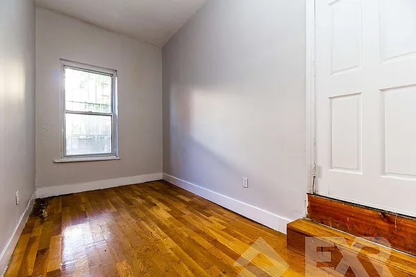 Rented by EXR | media 11