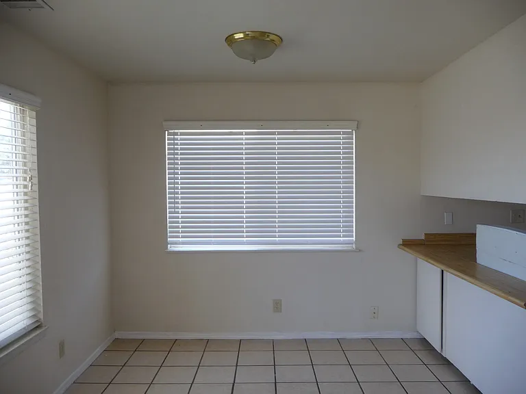 Juniper St — Photo 3