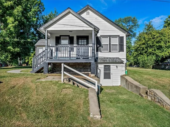 2802 N 77th St, Kansas City, KS 66109