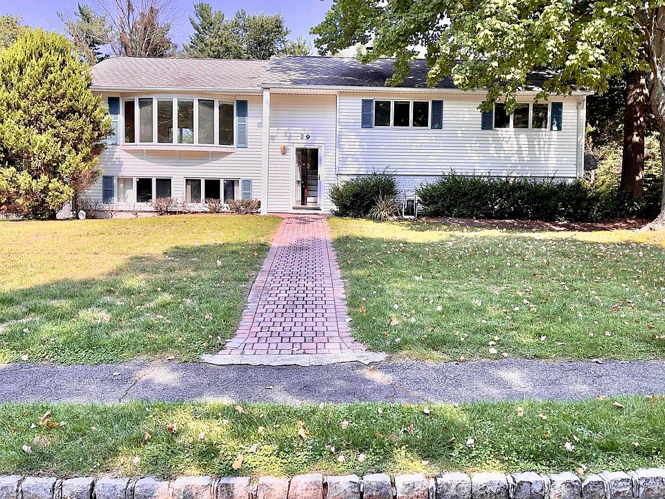 1st image of 29 Tiffany Dr
