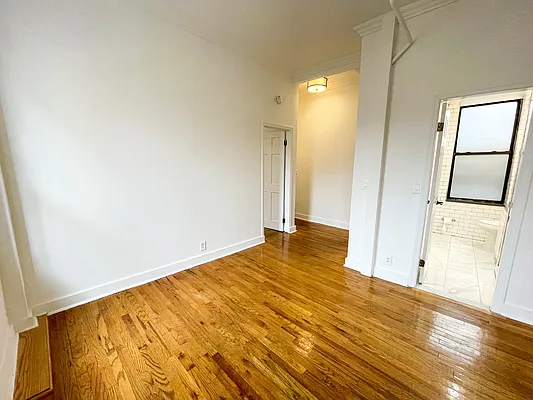 Rented by City Connections Realty | media 16