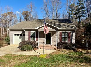 450 Cedar Tree Dr, Walhalla, SC 29691