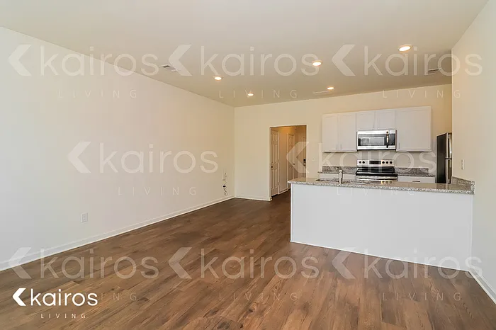 3 bed, 2.5 bath, 1304 sqft, $1,545 — Photo 4