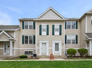2916 Woodside Dr, Joliet, IL 60431