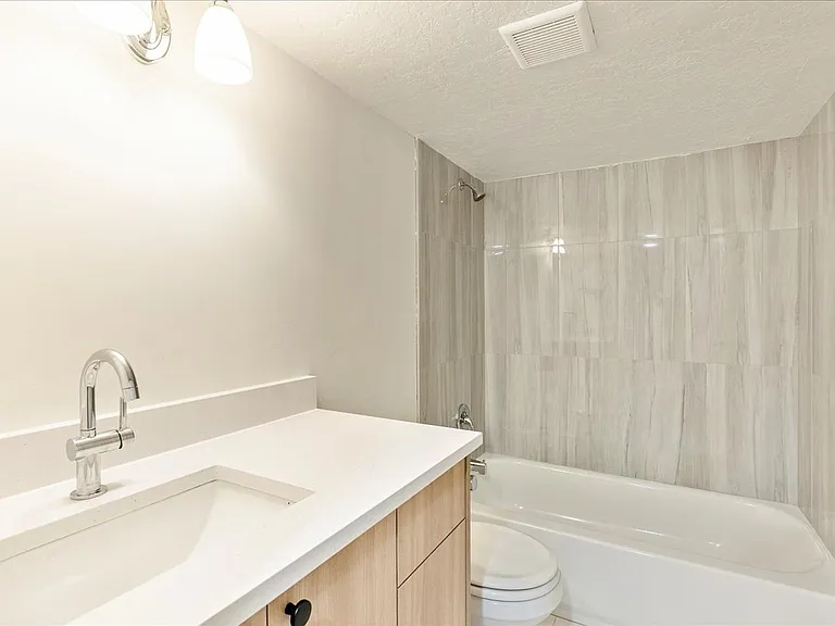 147 E Commonwealth Ave #2 — Photo 7