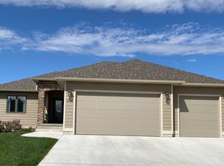 2208 Fairfield Ct, Dodge City, KS 67801