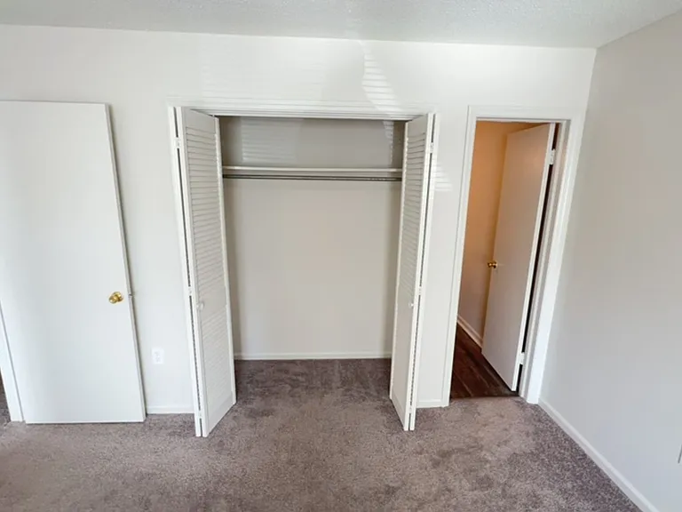 Oak Grove Village Apartments — Photo 15