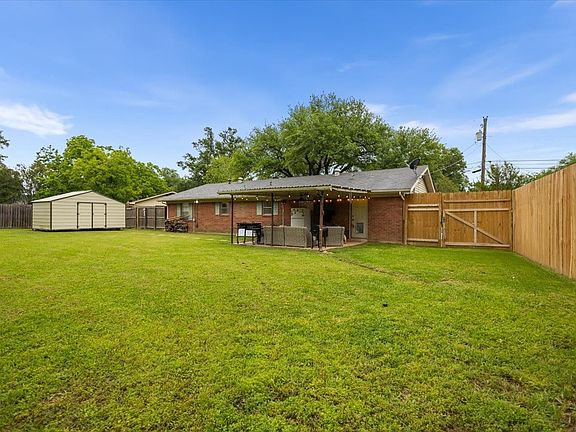 5th image of 2304 Kaynell Dr