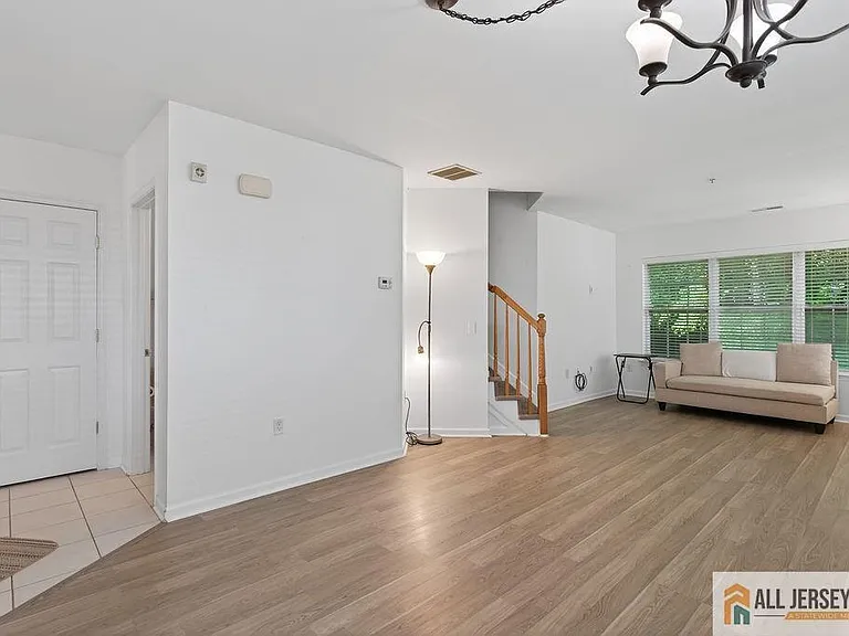 1111 Morning Glory Dr — Photo 14