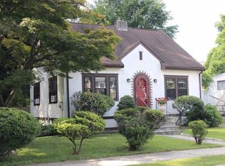 15 Hallmark Pl, Stamford, CT 06906