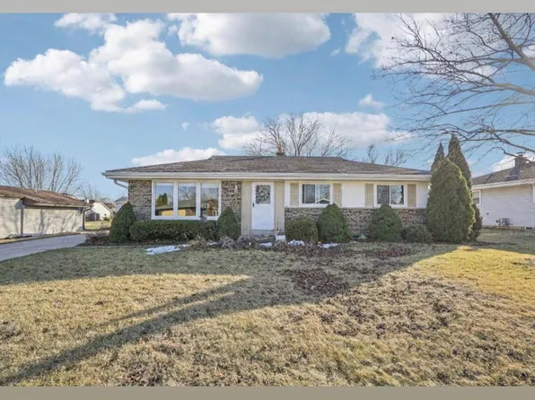 395 East OAK LANE, Oak Creek, WI 53154