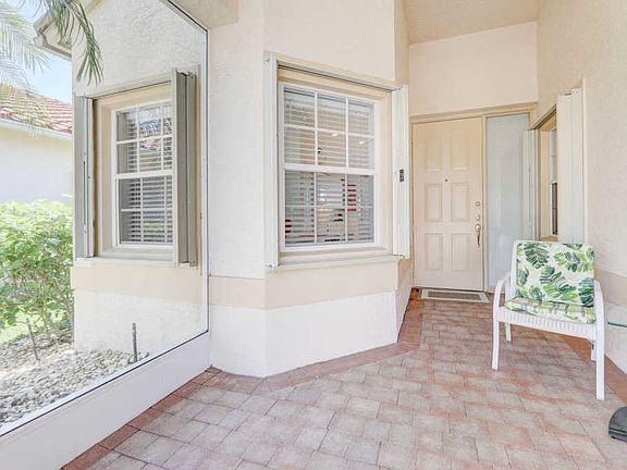 4th image of 451 NW Lismore Ln