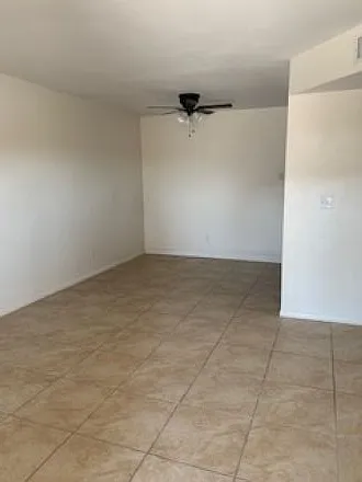 2 bed, 783 sqft, $1,225 — Photo 2