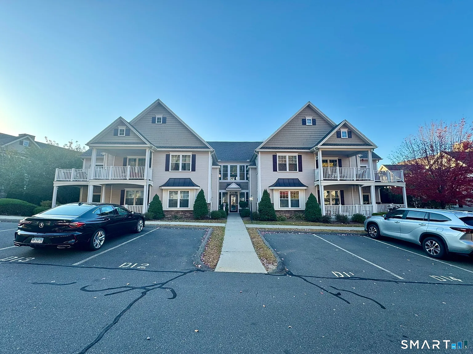 2 bed, 2.0 bath, 1328 sqft, $2,500 — Photo 2