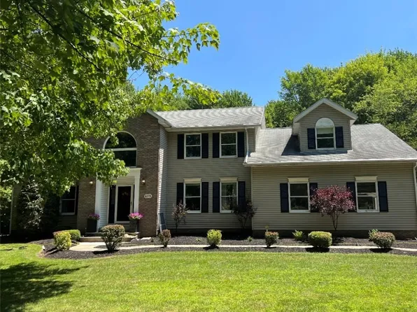 8275 Ashford St, Concord Township, OH 44077