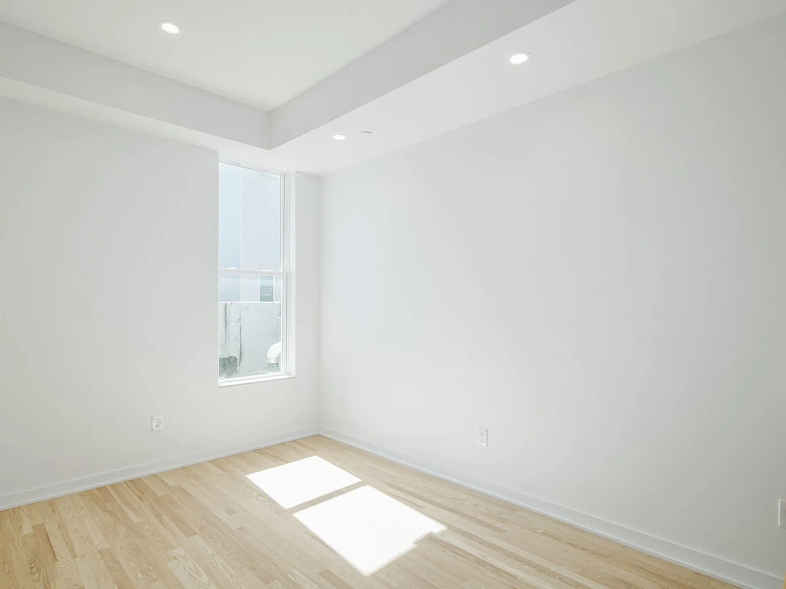 2 bed, 800 sqft, $1,900 — Photo 4