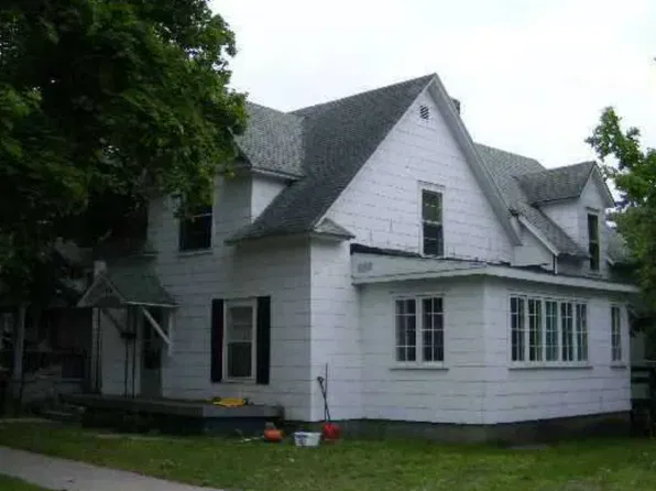 416 E Nelson St APT A, Cadillac, MI 49601