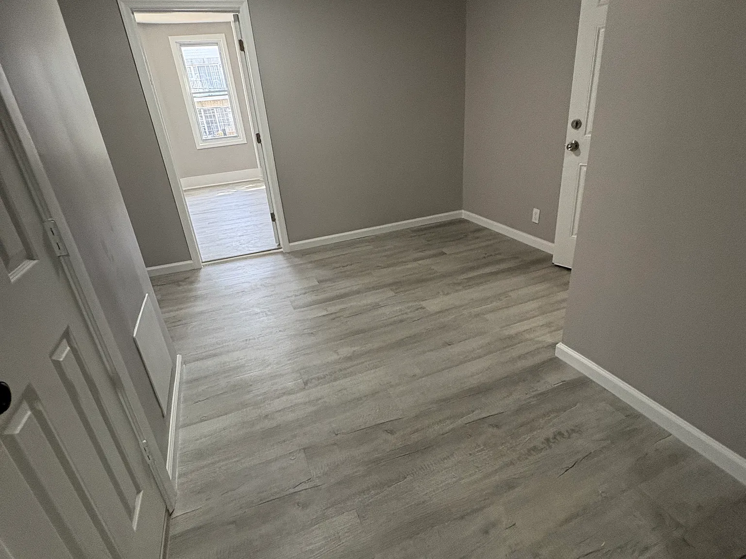 3 bed, $1,999 — Photo 3