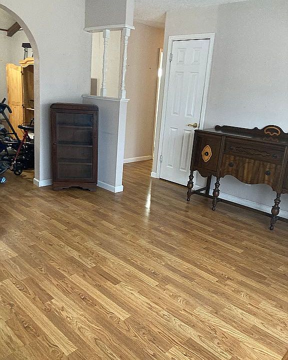 1st image of 1609 E Carolyn Dr