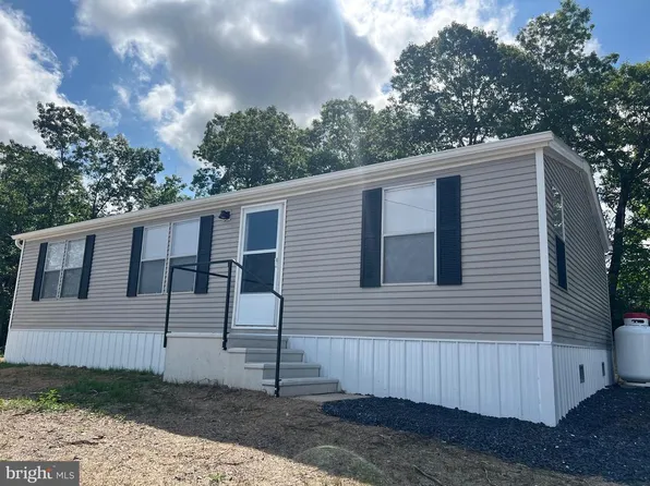 111 Dugan Ct, Hedgesville, WV 25427