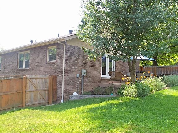 4th image of 3670 Walden Dr