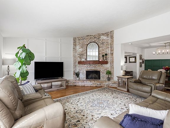 5th image of 5720 Truitt St