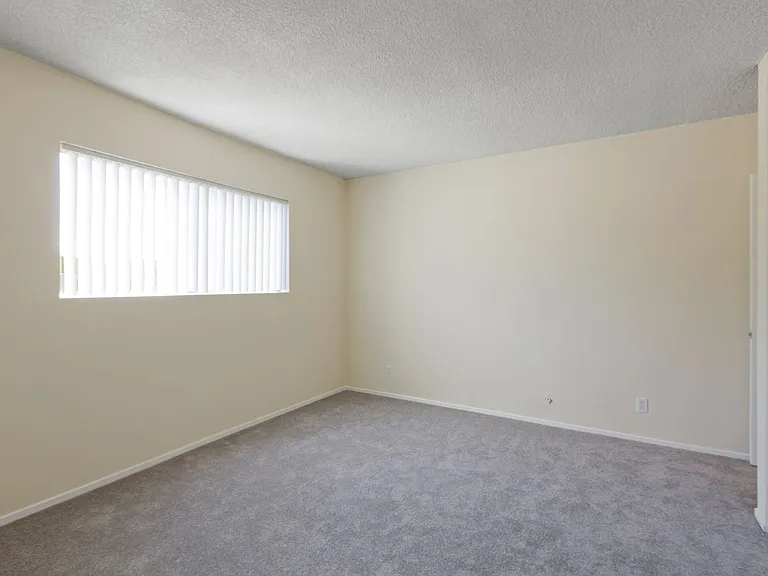 Lindley Apt — Photo 11