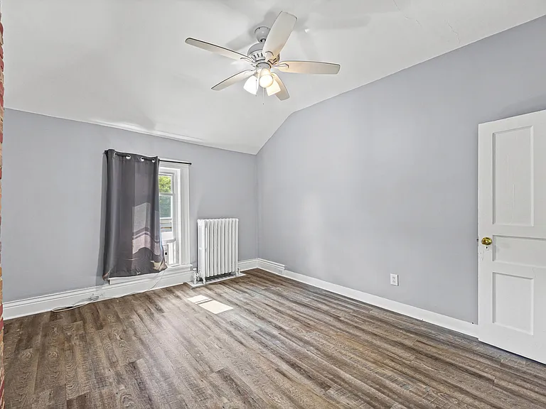 374 Park Ave #2 — Photo 11