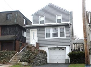 588 Studio Rd, Ridgefield, NJ 07657