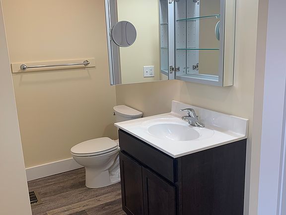 3rd image of 9 Lower Welden St