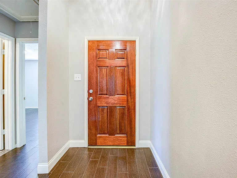 21611 Country Club Green Way — Photo 7