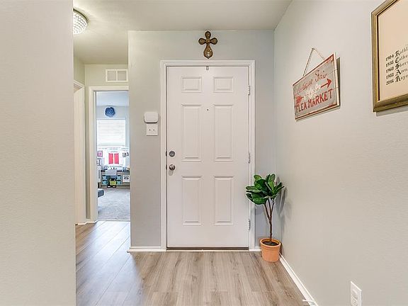 5th image of 1132 Foxglove Ln