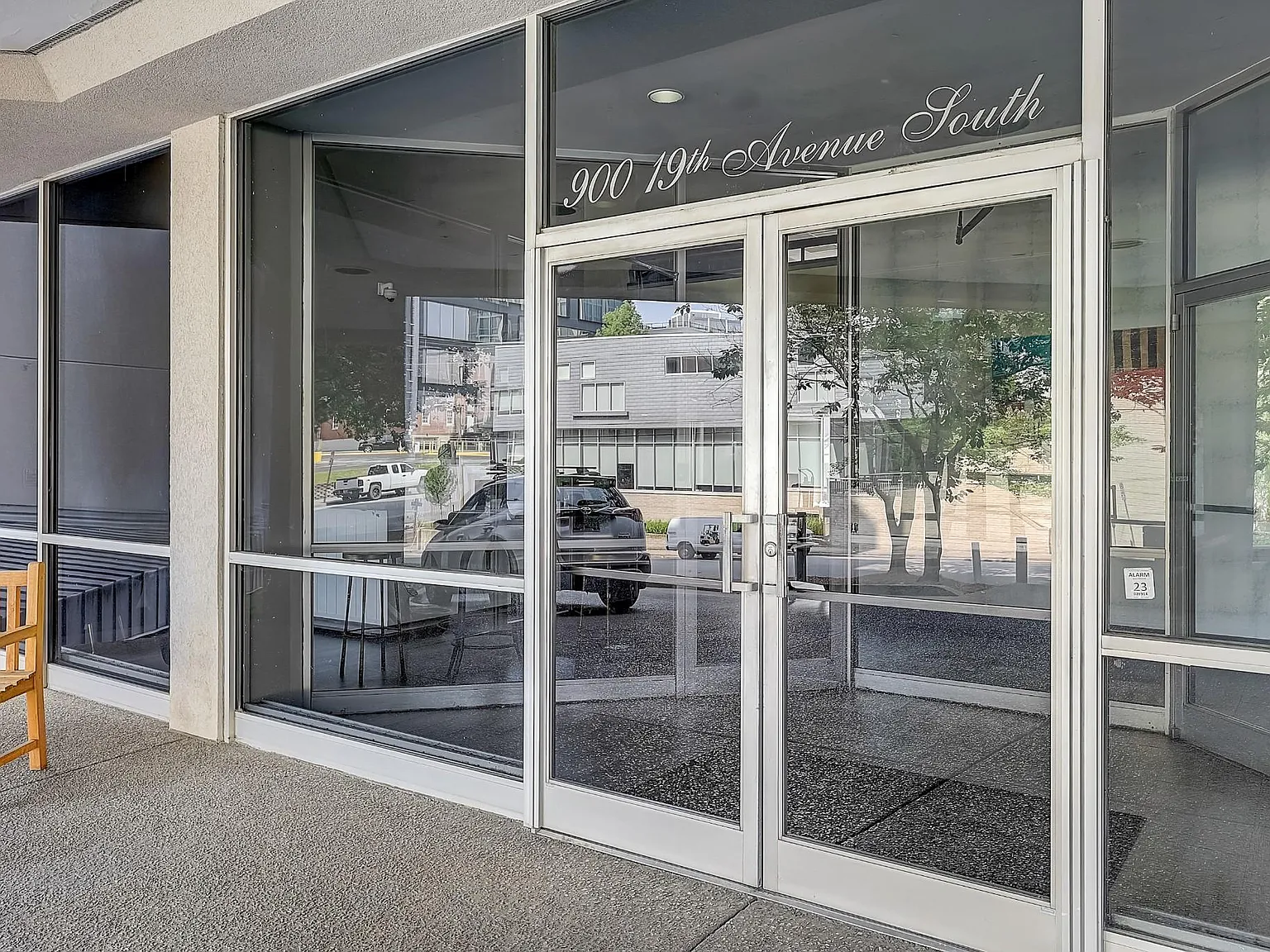 2 bed, 1300 sqft, $2,700 — Photo 4