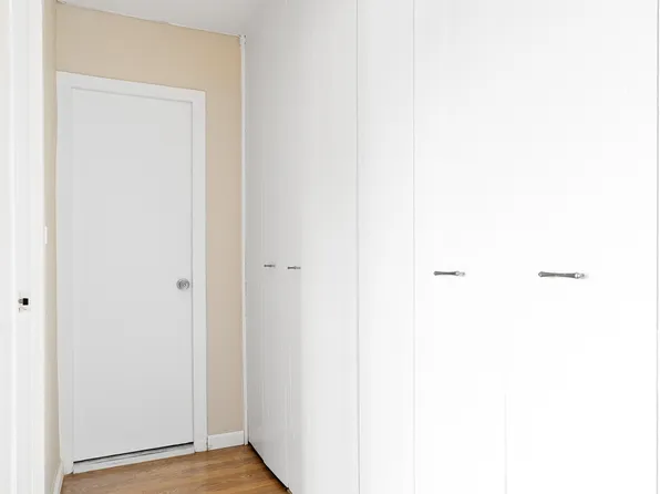 555 Kappock Street image 9 of 23