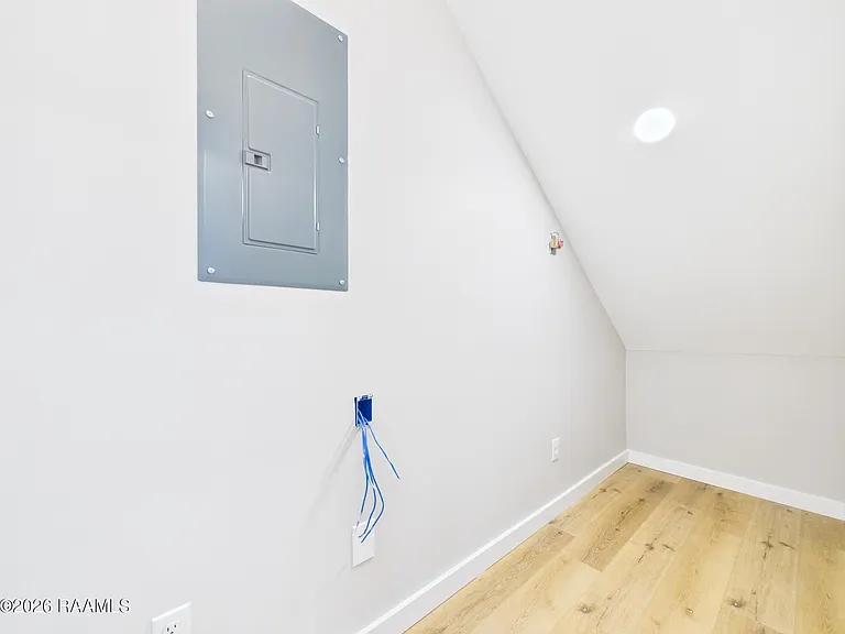 1120 S Washington St #101&201 — Photo 33