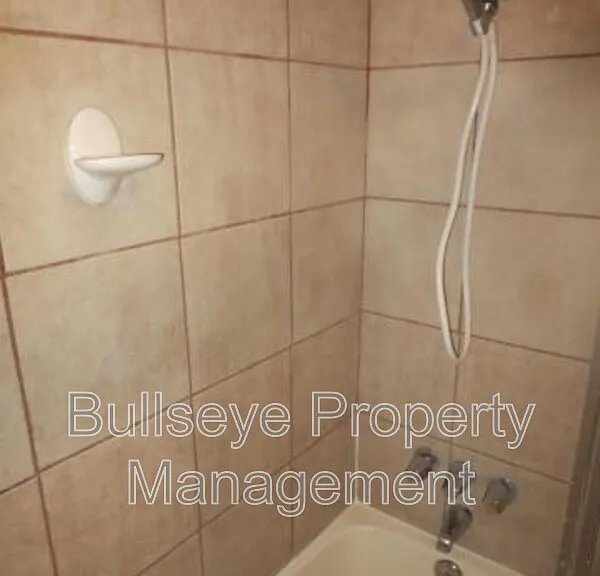 1901 S Farmer Ave #1901 — Photo 29
