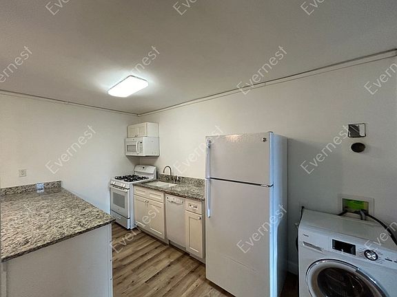 3rd image of 302 Mill Ave #101