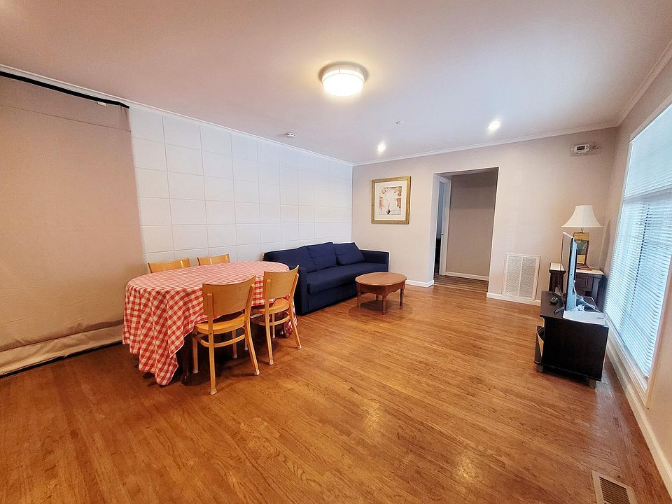 1st image of 1528 Sweetwood Dr #A