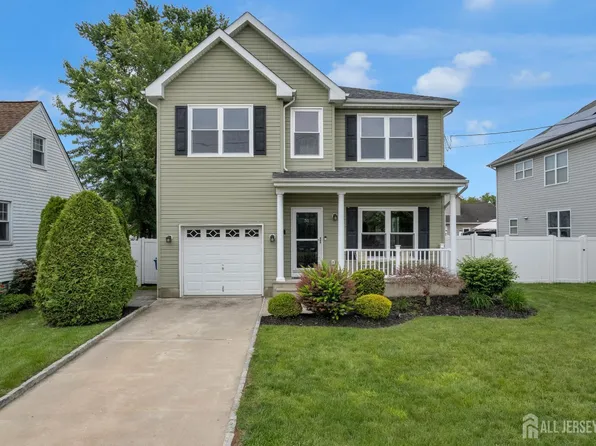 51 N Smith St, Avenel, NJ 07001