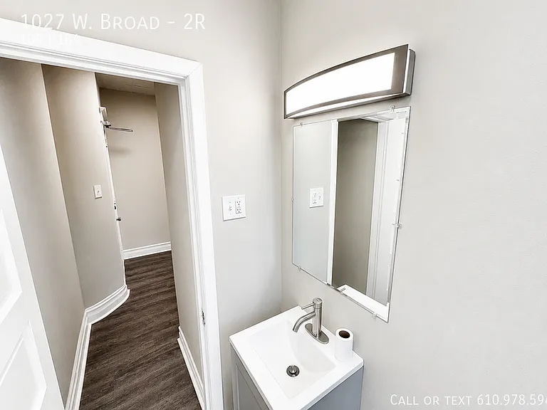 1027 W Broad St #2R — Photo 8