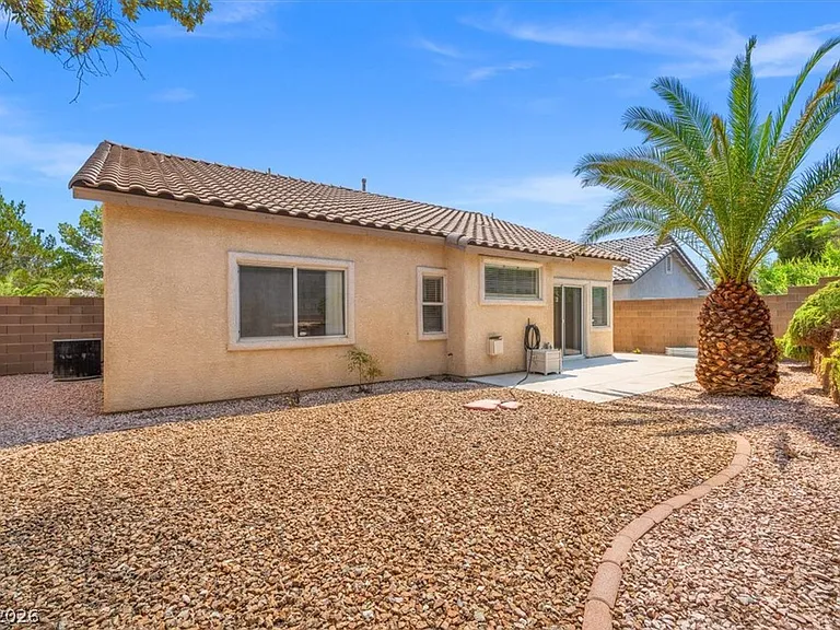 3213 Carbondale St — Photo 26