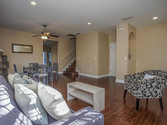 3rd image of 10221 Cypress Trail Dr